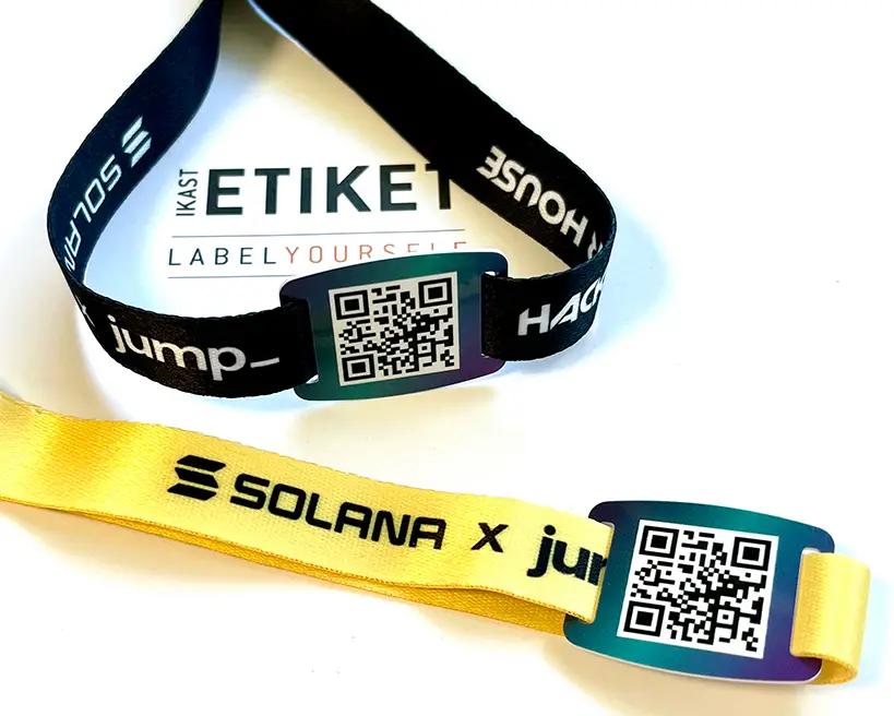 Pulsera con código de barras o código qr