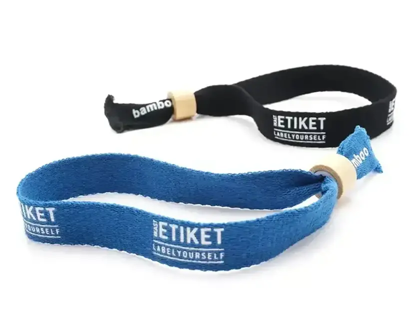 Pulsera sostenible de bambú para festivales
