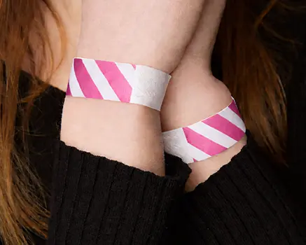 Rosa con rayas blancas Pulseras Tyvek personalizadas