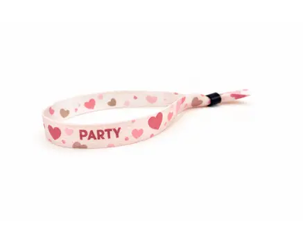 Pulseras para festivales con corazones